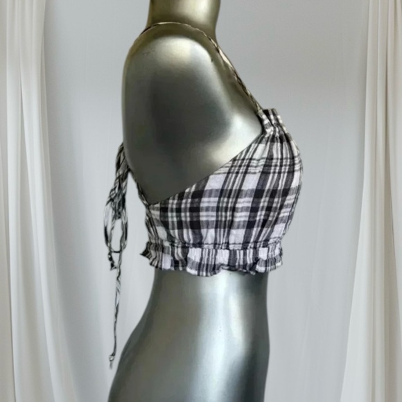 FREE ✅American Eagle  Crop Halter Top - Picture 2 of 14